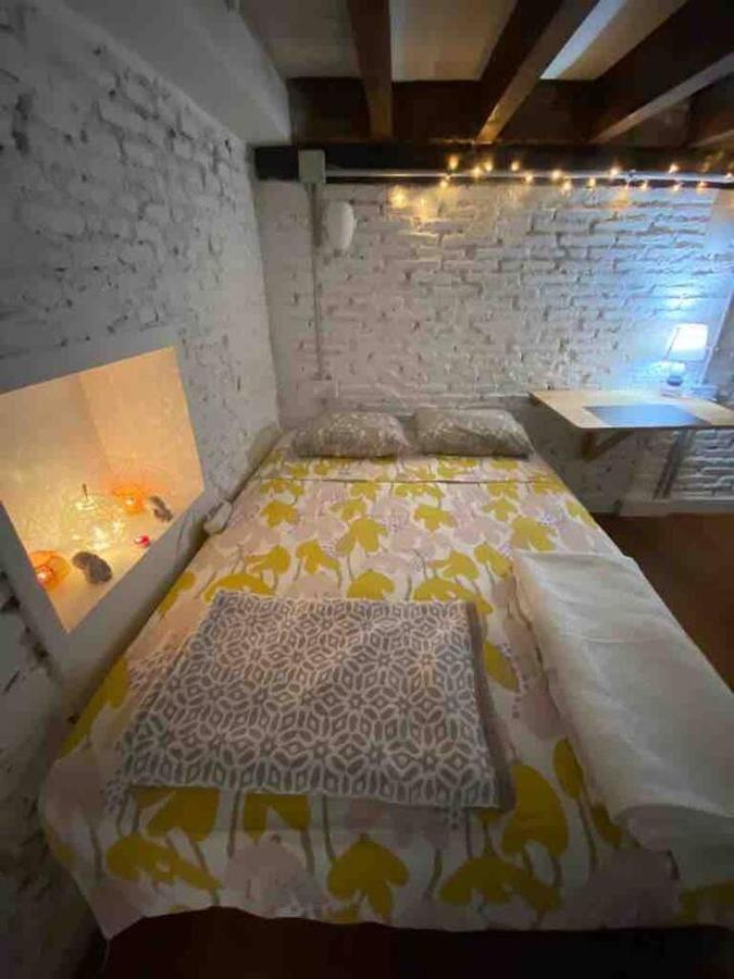 Airbhouse Private Rooms & Apartments Севиля Екстериор снимка