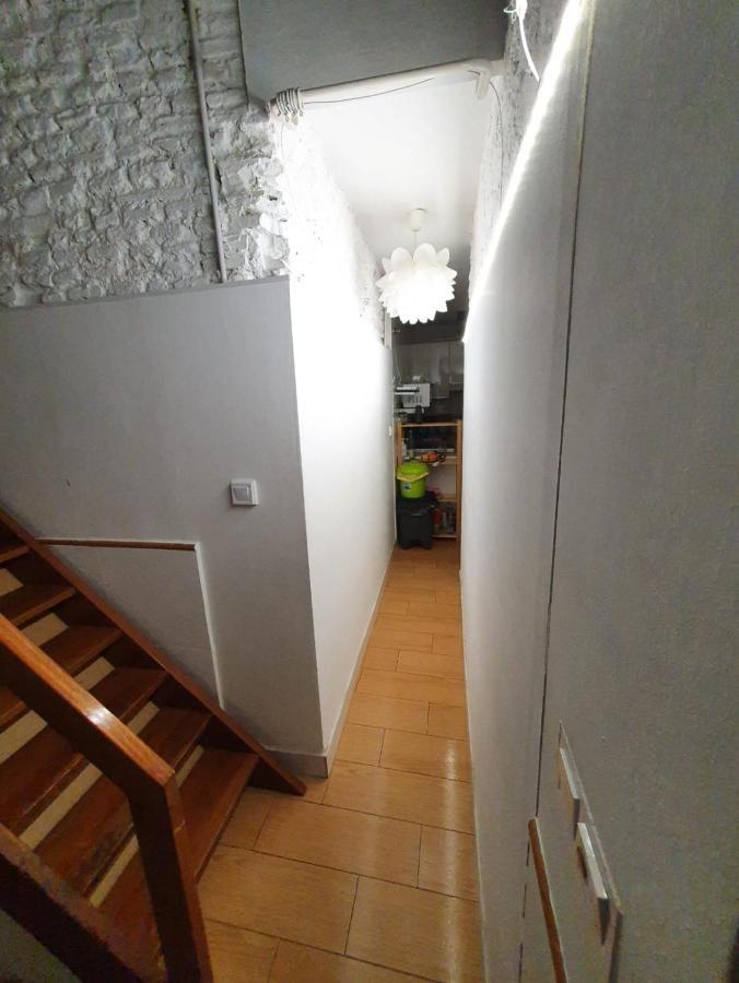 Airbhouse Private Rooms & Apartments Севиля Екстериор снимка