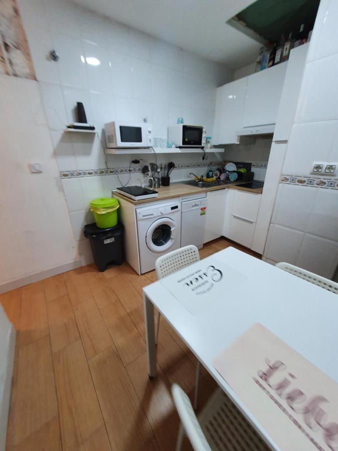 Airbhouse Private Rooms & Apartments Севиля Екстериор снимка