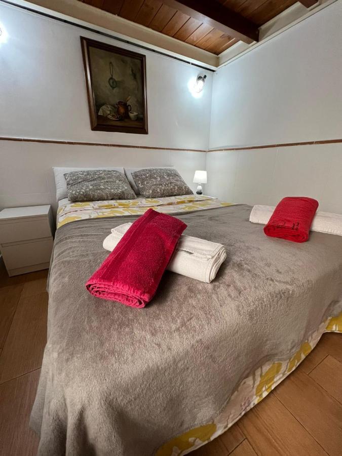 Airbhouse Private Rooms & Apartments Севиля Екстериор снимка