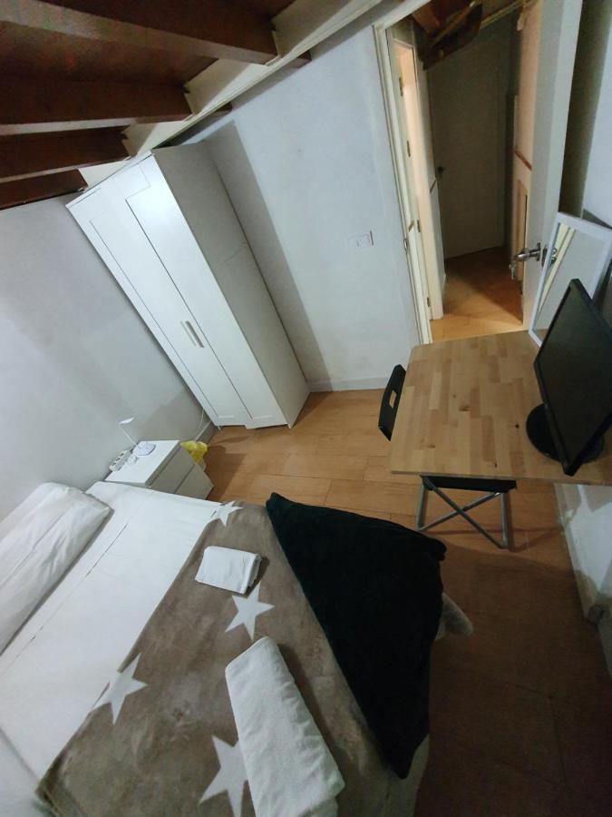 Airbhouse Private Rooms & Apartments Севиля Стая снимка