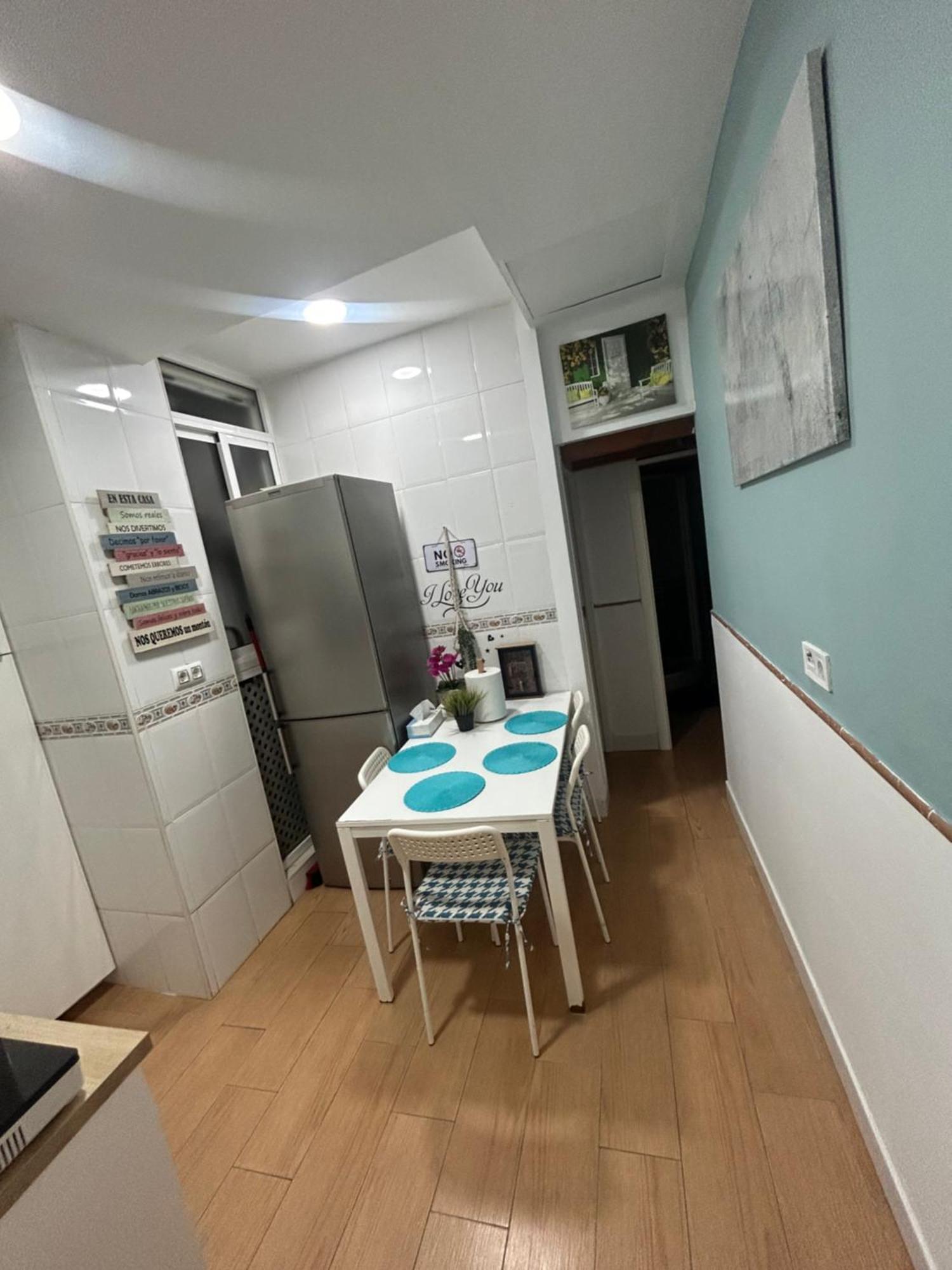 Airbhouse Private Rooms & Apartments Севиля Екстериор снимка