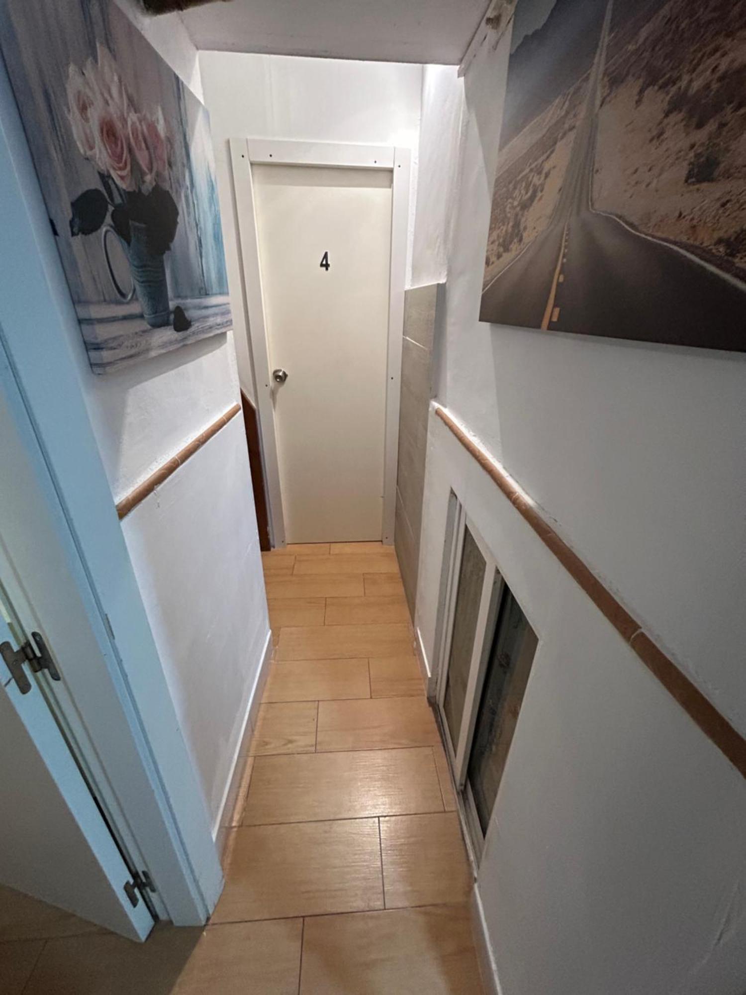 Airbhouse Private Rooms & Apartments Севиля Екстериор снимка
